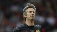 8. Van der Sar - 266 jogos sem sofrer golos.