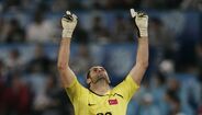 17. Volkan Demireal - 219 jogos sem sofrer golos.