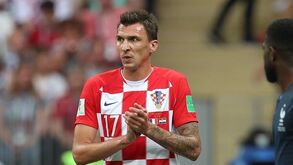 Mandzukic: O guerreiro croata que usa o nome do cão nas chuteiras está livre