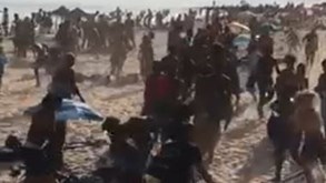 Jovens esfaqueados em rixa que envolveu dezenas de pessoas em praia do Estoril