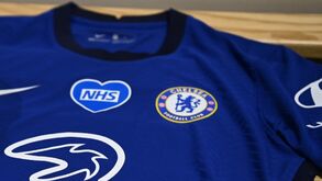 Novo patrocínio e estreia já esta noite: eis a camisola do Chelsea para a próxima época 