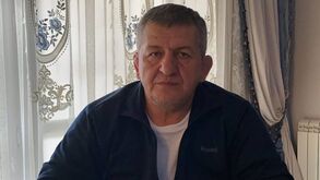 Pai de Khabib Nurmagomedov morre vítima do novo coronavírus