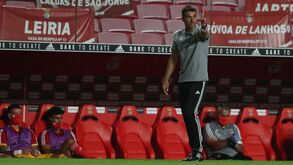 A estreia de Nélson Veríssimo no banco do Benfica em imagens