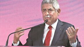 Apoio a Vieira para as eleições do Benfica gera polémica