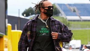 Lewis Hamilton: «Nunca pedi ou mandei ninguém ajoelhar-se»