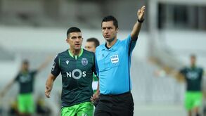 Polémica a fechar o Moreirense-Sporting: árbitro viu as imagens mas não assinalou penálti sobre Coates