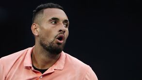 Kyrgios 'atira-se' a Thiem, Zverev e Djokovic: «Não têm nível intelectual para saber de onde venho»
