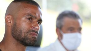Feirense deseja boa sorte a Ricardo