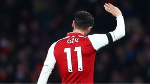 Com amigos assim: Planos de Özil revelados ao mundo