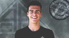Fábio Vianna é reforço da Académica 