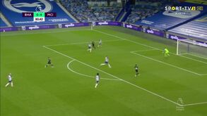 Sterling marcou um golo que no FIFA valeria muitos comandos destruídos