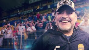 Assim é Maradona: Amuletos, loucuras e muitos processos em tribunal