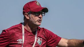 «Não posso pactuar quando há desrespeito»: treinador do Flu explica final quente diante do Flamengo