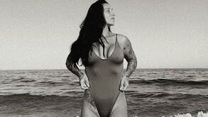 «Noutro patamar»: Ana Malhoa arrasa na praia e há quem lhe faça pedidos