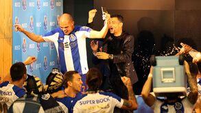 Festa à distância rumou ao salão: perímetro levou adeptos do FC Porto ao Dragão