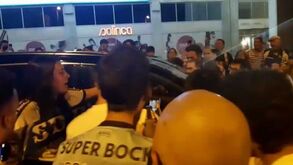 Sérgio Conceição também foi 'engolido' pelos adeptos do FC Porto à saída do Dragão