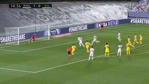 Real Madrid campeão tentou um penálti à Cruyff... mas não correu bem