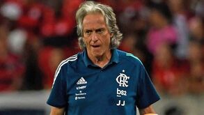 Do mistério com a equipa técnica aos autógrafos: os bastidores da saída de Jesus do Flamengo
