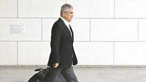 Vieira viaja hoje para o Brasil para convencer três alvos do Benfica