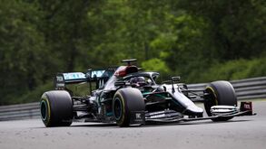 Lewis Hamilton vence GP Hungria e sobe à liderança do Mundial de Fórmula 1