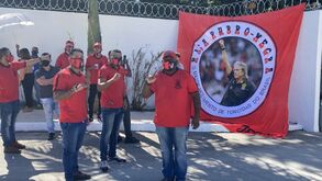 Adeptos do Flamengo esperam Jorge Jesus para a despedida