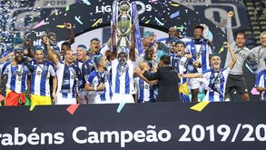 FC Porto recebe o troféu de campeão da Liga NOS: siga em direto