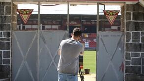 GNR chamada ao estádio do Aves para arrombar portas que estavam fechadas e sem chaves
