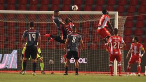 Aves alinhou de início com seis jogadores sub-23 frente ao Benfica