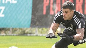 Svilar renova pelo Benfica e deve ser cedido