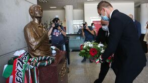  Ministro da Hungria presta tributo a Béla Guttmann e Fehér