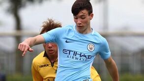 Rivais de Manchester em guerra por goleador de 16 anos