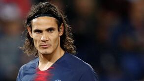 Salário de 12 milhões para Cavani? Mais bem pagos do Benfica ficam a anos-luz do uruguaio