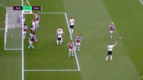 Lance no duelo entre Sheffield United e Aston Villa ainda dá que falar
