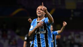 Benfica vai atacar Cebolinha