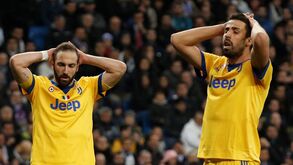 Juventus tenta 'despachar' Higuaín e Khedira: rescisões estão em cima da mesa