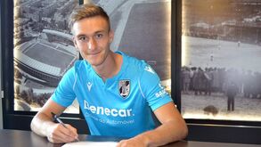 Matous Trmal é reforço para a baliza do Vitória de Guimarães