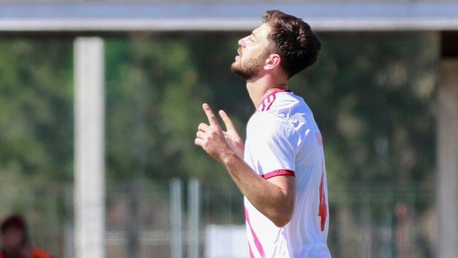 Sparagna: «Muito satisfeito por continuar a jogar no Vilafranquense»