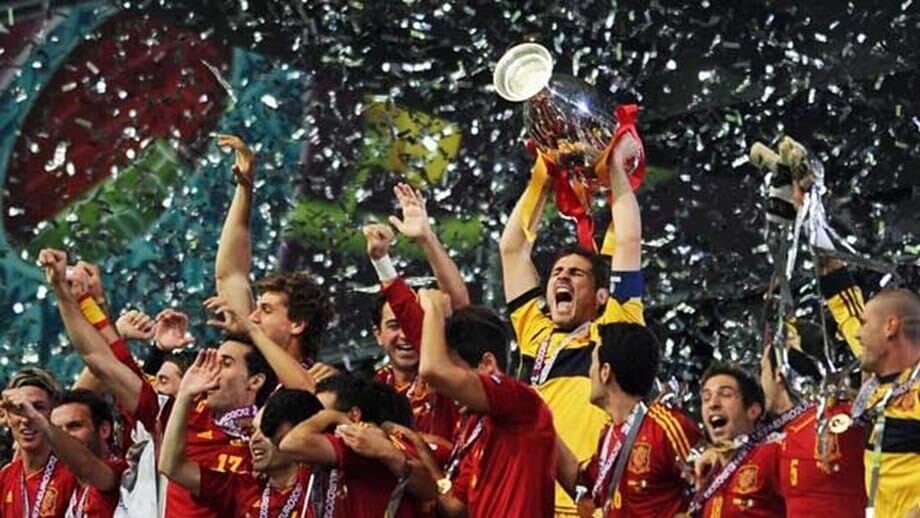 Espanha alcançou inédita glória mundial há 10 anos no apogeu da geração de ouro
