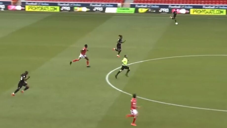 Lateral-esquerdo português deu nas vistas no jogo frente ao Bristol