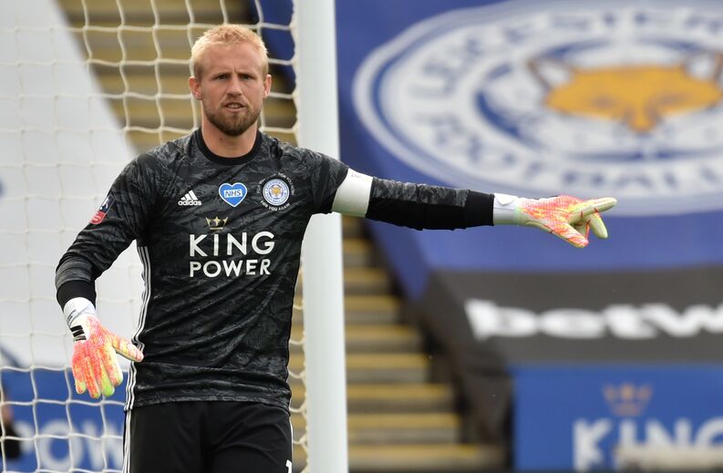 25. Kasper Schmeichel - 205 jogos sem sofrer golos.