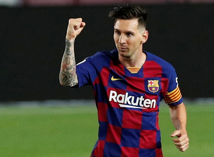 4. Lionel Messi - 5.7 regates.  Aunque esta temporada no fue una de las mejores, la estrella argentina continúa sumando números impresionantes.  En 42 partidos jugados, Lionel Messi anotó 30 (!) Y vio 26 (!) Veces.  Magia.