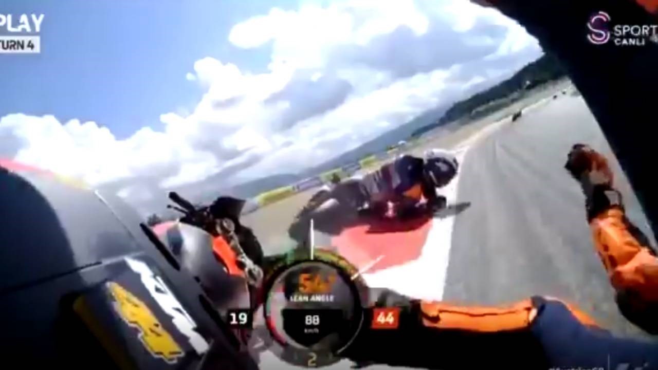 Acidente espetacular marca corrida de MotoGP; pilotos e motos voaram como  bólidos no autódromo da Áustria (vídeo) - Brasil 247