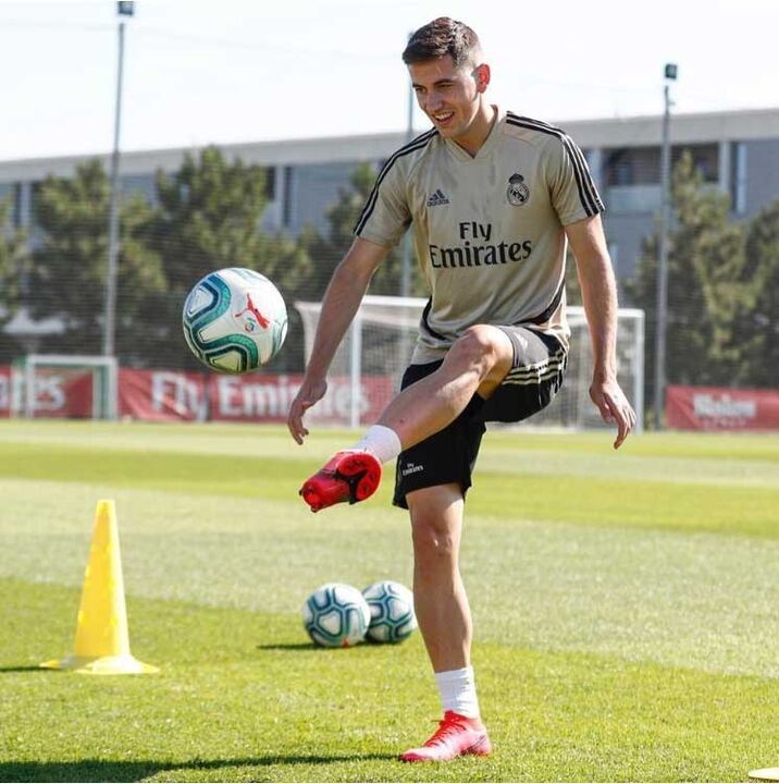 Javi Hernandéz - defesa-central, Real Madrid Castilla