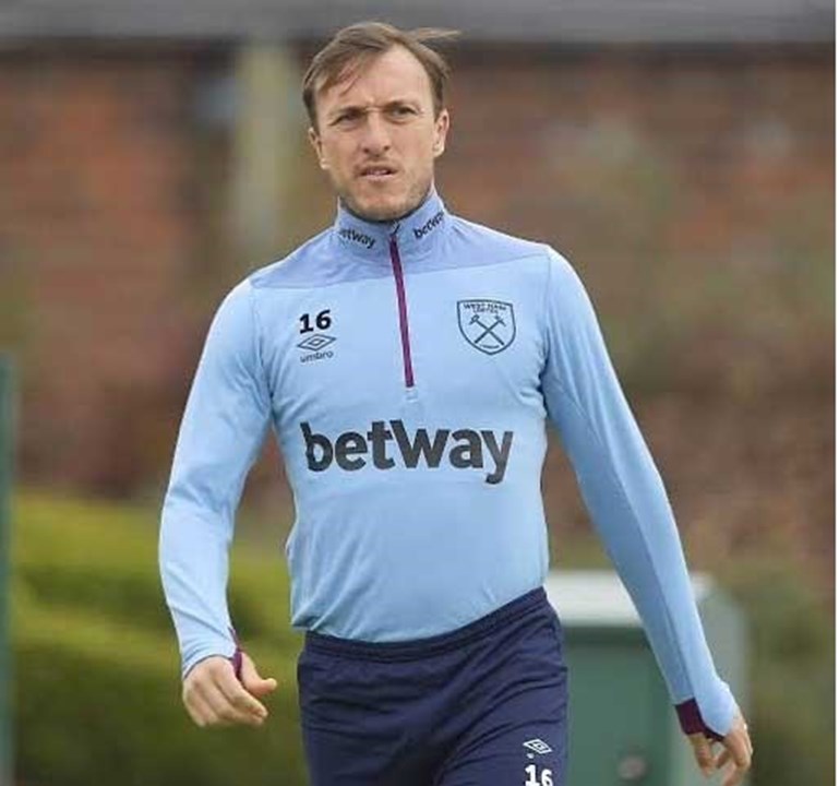 Mark Noble (West Ham) - 16 años y 7 meses