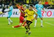 Raphael Guerreiro (Borussia Dortmund) - 'Nascido na academia francesa de Clairefontaine, tem dinamismo, bom uso da bola e é uma ameaça em frente à baliza de qualquer lugar'.