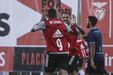 Defesa-direito: Gilberto (3 jogos como titular) - O reforço brasileiro até já marca e leva vantagem sobre André Almeida (1 jogo)