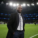 'Rei' de Tottenham tem novo 'mandato': Ledley King vai ser adjunto de Mourinho