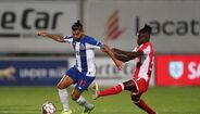 Jesus Corona (FC Porto) - 'O criativo mexicano foi o melhor jogador do FC Porto, sendo sucessivamente escolhido como homem do jogo fosse a jogar como extremo ou como lateral'.