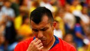 7. Gary Medel - Expulsões: 18