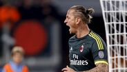 10. Philippe Mexès - Expulsões: 16
